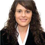 Profesora que imparte clases a todos los niveles y materias